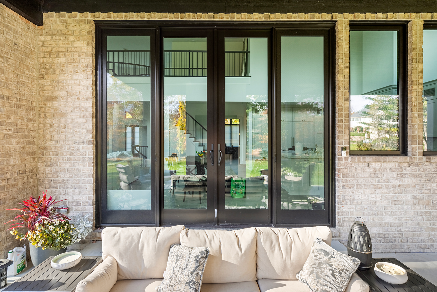 Michigan Window Pond Vallee Custom Home – Michigan Window